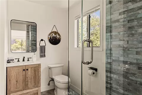 Bath - 788 Crown, Lake Arrowhead, CA 92352 photo 2 of 4