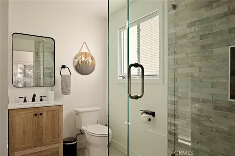 Bath - 788 Crown, Lake Arrowhead, CA 92352 photo 3 of 5