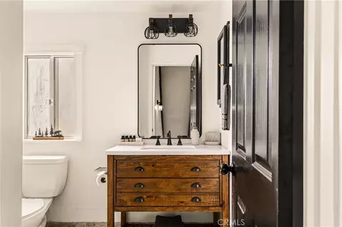Bath - 788 Crown, Lake Arrowhead, CA 92352 photo 3 of 4