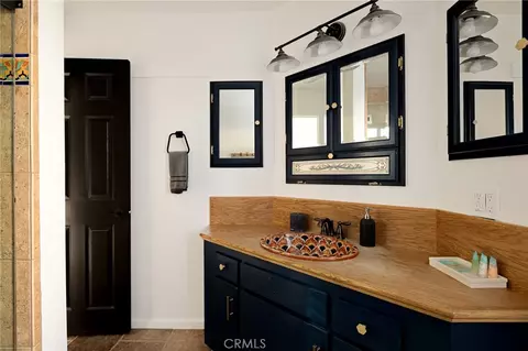 Bath - 788 Crown, Lake Arrowhead, CA 92352 photo 1 of 5