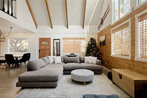 Living - 788 Crown, Lake Arrowhead, CA 92352 photo 2 of 2
