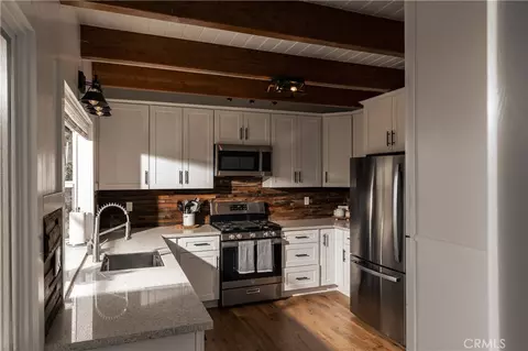 Kitchen - 788 Crown, Lake Arrowhead, CA 92352 photo 1 of 4