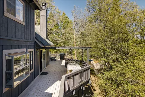 Exterior - 788 Crown, Lake Arrowhead, CA 92352 photo 17 of 24