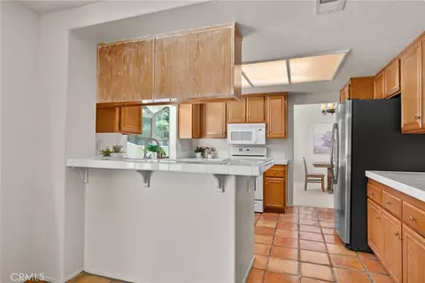Kitchen - 29290 Jasmine Pl, Highland, CA 92346 photo 1 of 4
