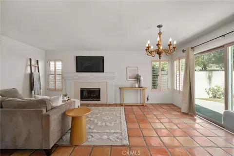 Living - 29290 Jasmine Pl, Highland, CA 92346 photo 5 of 5