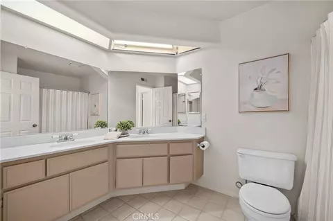 Bath - 29290 Jasmine Pl, Highland, CA 92346 photo 3 of 3