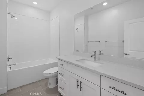 Bath - 475 Citrus Oak Rd, Glendora, CA 91740 photo 3 of 4