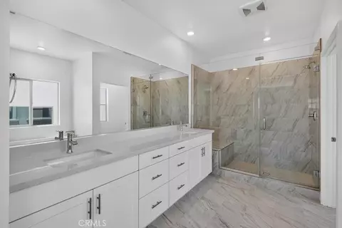 Bath - 475 Citrus Oak Rd, Glendora, CA 91740 photo 1 of 4