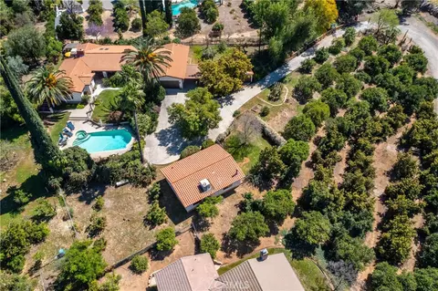 View/Area - 707 S Wabash Ave, Redlands, CA 92374 photo 5 of 6