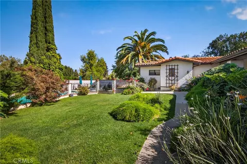 Exterior - 707 S Wabash Ave, Redlands, CA 92374 photo 4 of 13