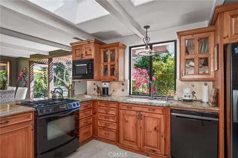Kitchen - 707 S Wabash Ave, Redlands, CA 92374 photo 3 of 5