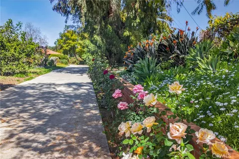 Exterior - 707 S Wabash Ave, Redlands, CA 92374 photo 12 of 13