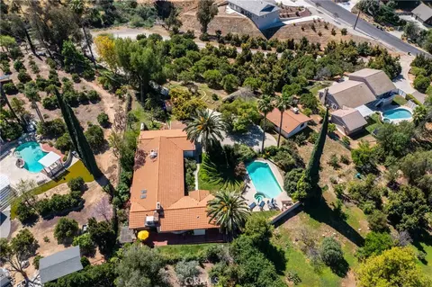 View/Area - 707 S Wabash Ave, Redlands, CA 92374 photo 6 of 6