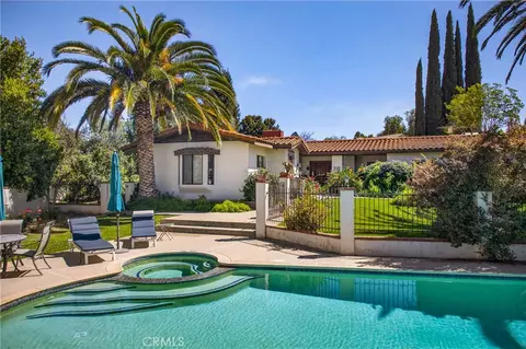 Exterior - 707 S Wabash Ave, Redlands, CA 92374 photo 7 of 13