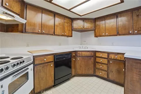 Kitchen - 13894 Meadow, Lytle Creek, CA 92358 photo 4 of 4