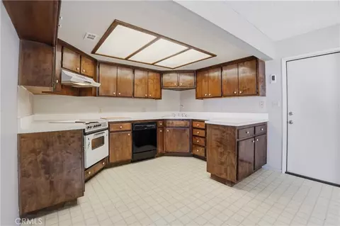 Kitchen - 13894 Meadow, Lytle Creek, CA 92358 photo 2 of 4