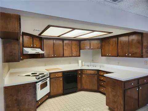 Kitchen - 13894 Meadow, Lytle Creek, CA 92358 photo 1 of 4
