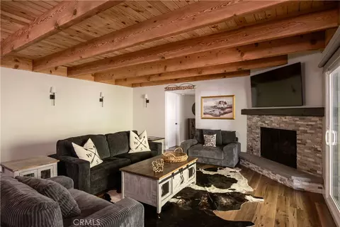 Living - 853 Golf Crse, Lake Arrowhead, CA 92352 photo 5 of 5