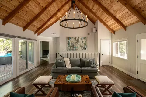Living - 853 Golf Crse, Lake Arrowhead, CA 92352 photo 2 of 5