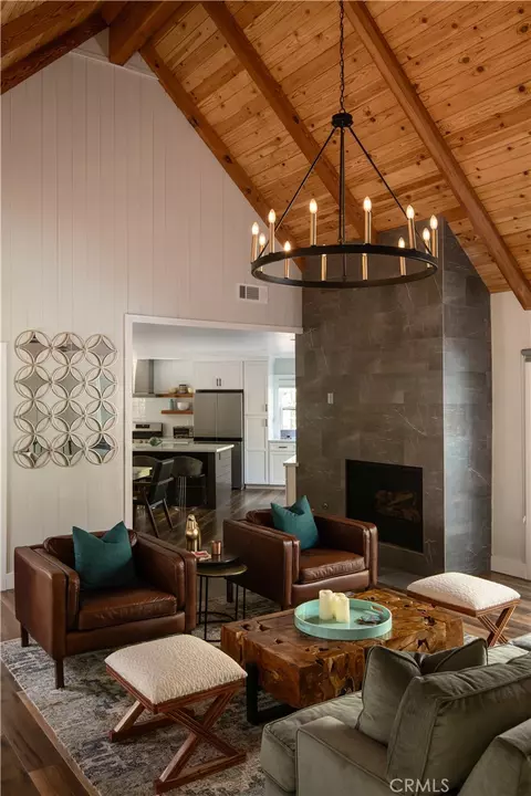 Living - 853 Golf Crse, Lake Arrowhead, CA 92352 photo 3 of 5