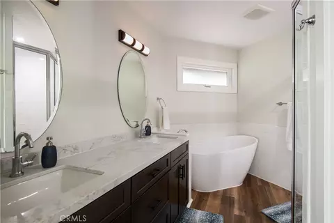 Bath - 853 Golf Crse, Lake Arrowhead, CA 92352 photo 2 of 4