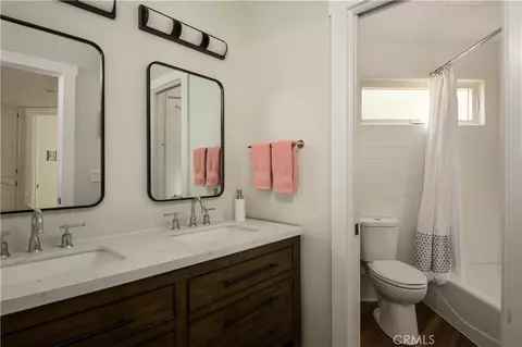 Bath - 853 Golf Crse, Lake Arrowhead, CA 92352 photo 4 of 4