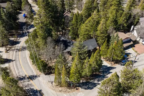 View/Area - 853 Golf Crse, Lake Arrowhead, CA 92352 photo 1 of 2
