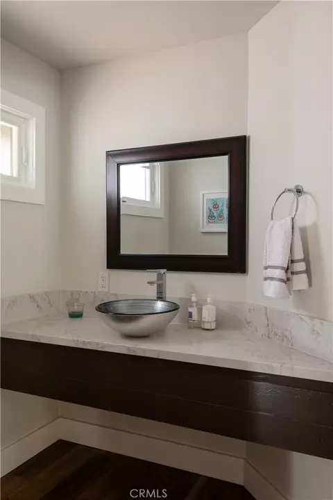 Bath - 853 Golf Crse, Lake Arrowhead, CA 92352 photo 1 of 4