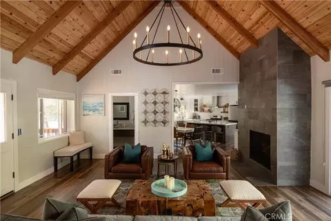 Living - 853 Golf Crse, Lake Arrowhead, CA 92352 photo 4 of 5