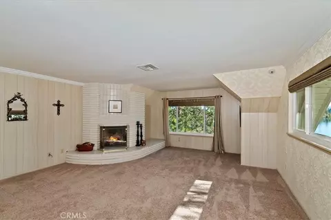 Living - 28065 Peninsula N, Lake Arrowhead, CA 92352 photo 8 of 9