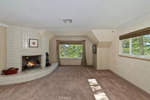 Living - 28065 Peninsula N, Lake Arrowhead, CA 92352 photo 7 of 9