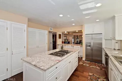 Kitchen - 28065 Peninsula N, Lake Arrowhead, CA 92352 photo 3 of 4