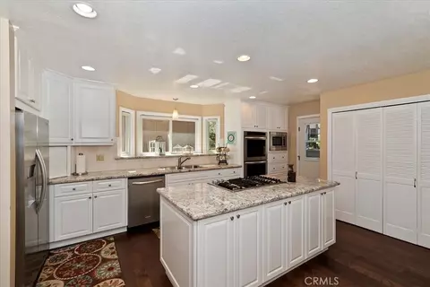 Kitchen - 28065 Peninsula N, Lake Arrowhead, CA 92352 photo 1 of 4