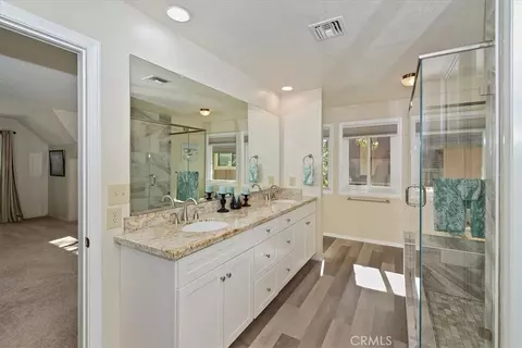 Bath - 28065 Peninsula N, Lake Arrowhead, CA 92352 photo 1 of 6