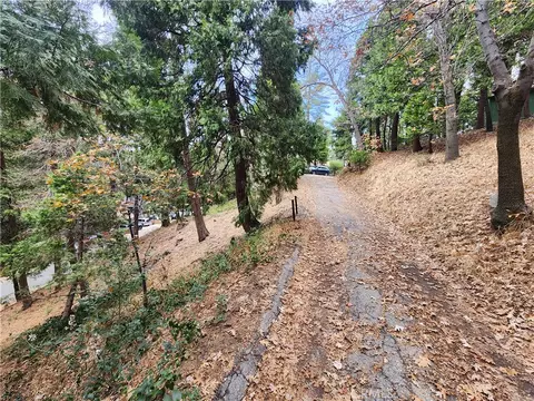 24397 Horst Dr, Crestline, CA 92325 photo 2