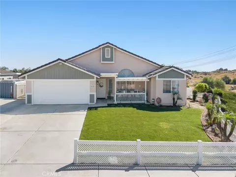 815 Georgiana Ct, Perris, CA 92570