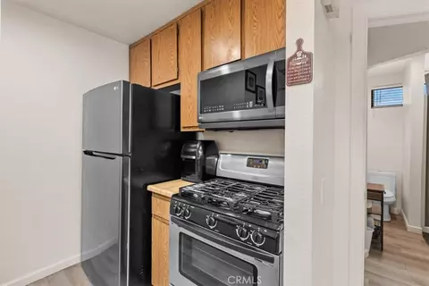 Kitchen - 760 Blue Jay #26, Big Bear Lake, CA 92315 photo 3 of 5