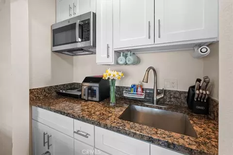 Kitchen - 760 Blue Jay #26, Big Bear Lake, CA 92315 photo 5 of 5