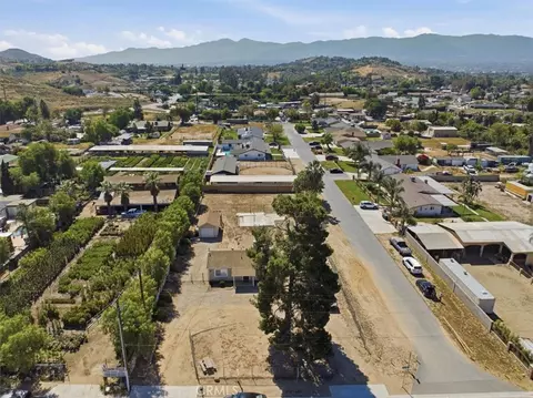 View/Area - 936 2nd, Norco, CA 92860 photo 2 of 12