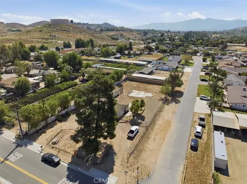 View/Area - 936 2nd, Norco, CA 92860 photo 4 of 12