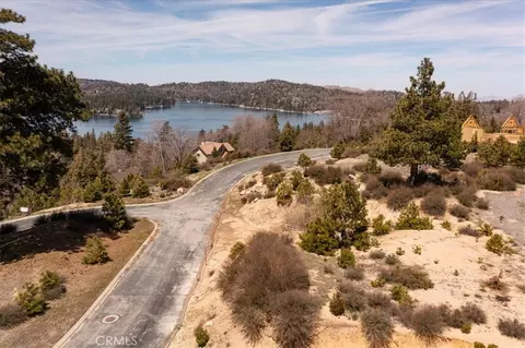 150 Mill Pond Rd, Lake Arrowhead, CA 92352