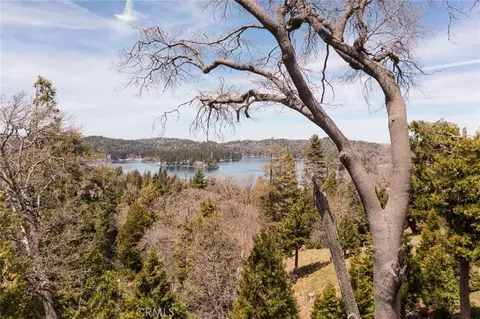 226 Hidden Forest Rd, Lake Arrowhead, CA 92352