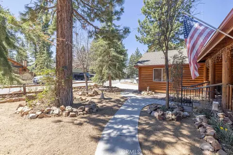 Exterior - 457 E Mountain Vw, Big Bear City, CA 92314 photo 7 of 17