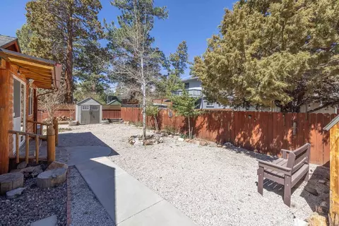 Exterior - 457 E Mountain Vw, Big Bear City, CA 92314 photo 11 of 17