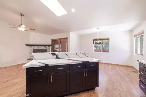Kitchen - 457 E Mountain Vw, Big Bear City, CA 92314 photo 3 of 3