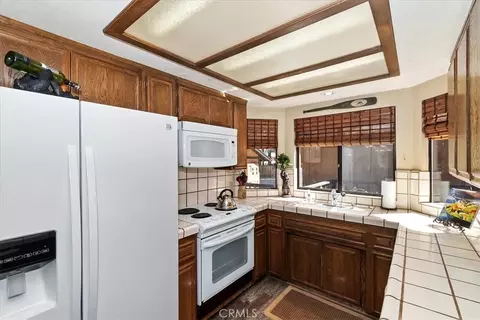 Kitchen - 569 Summit Blvd #6, Big Bear Lake, CA 92315 photo 1 of 3