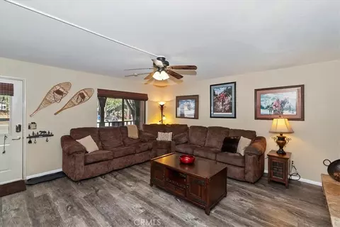 Living - 569 Summit Blvd #6, Big Bear Lake, CA 92315 photo 3 of 5