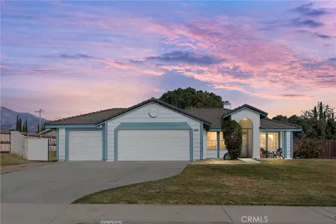 12329 Paradise Ln, Yucaipa, CA 92399