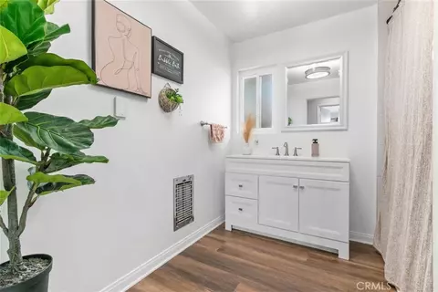Bath - 11758 Grant St, Yucaipa, CA 92399 photo 4 of 4