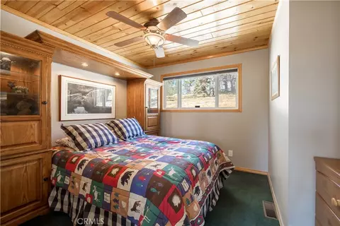 Bedroom - 43656 Ridge Crst, Big Bear Lake, CA 92315 photo 7 of 8